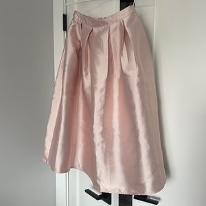 Midi full and darted skirt. Size S. NWT. Pale Pink color.